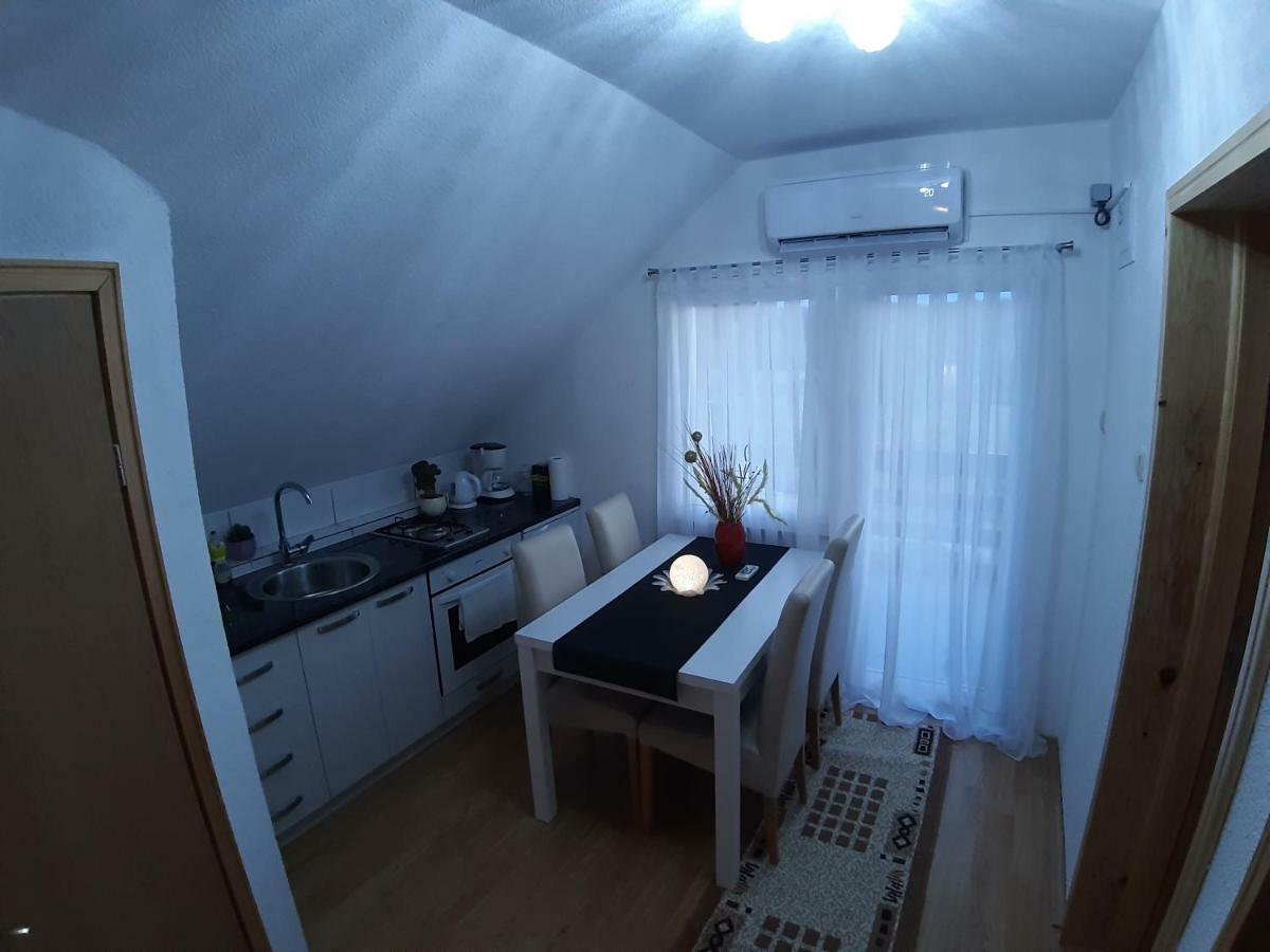 Апартаменти House Jelena&Marija Раковица Екстер'єр фото